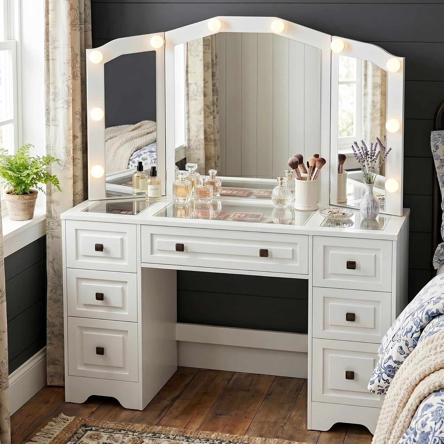 Dressing Table Vanity With Lighted Mirror - ライト付き化粧台、三面鏡、5つの引き出し、コンセント付き | レトロなライト付きドレッシングテーブル、5段引き出し付き化粧台、カスタマイズ可能