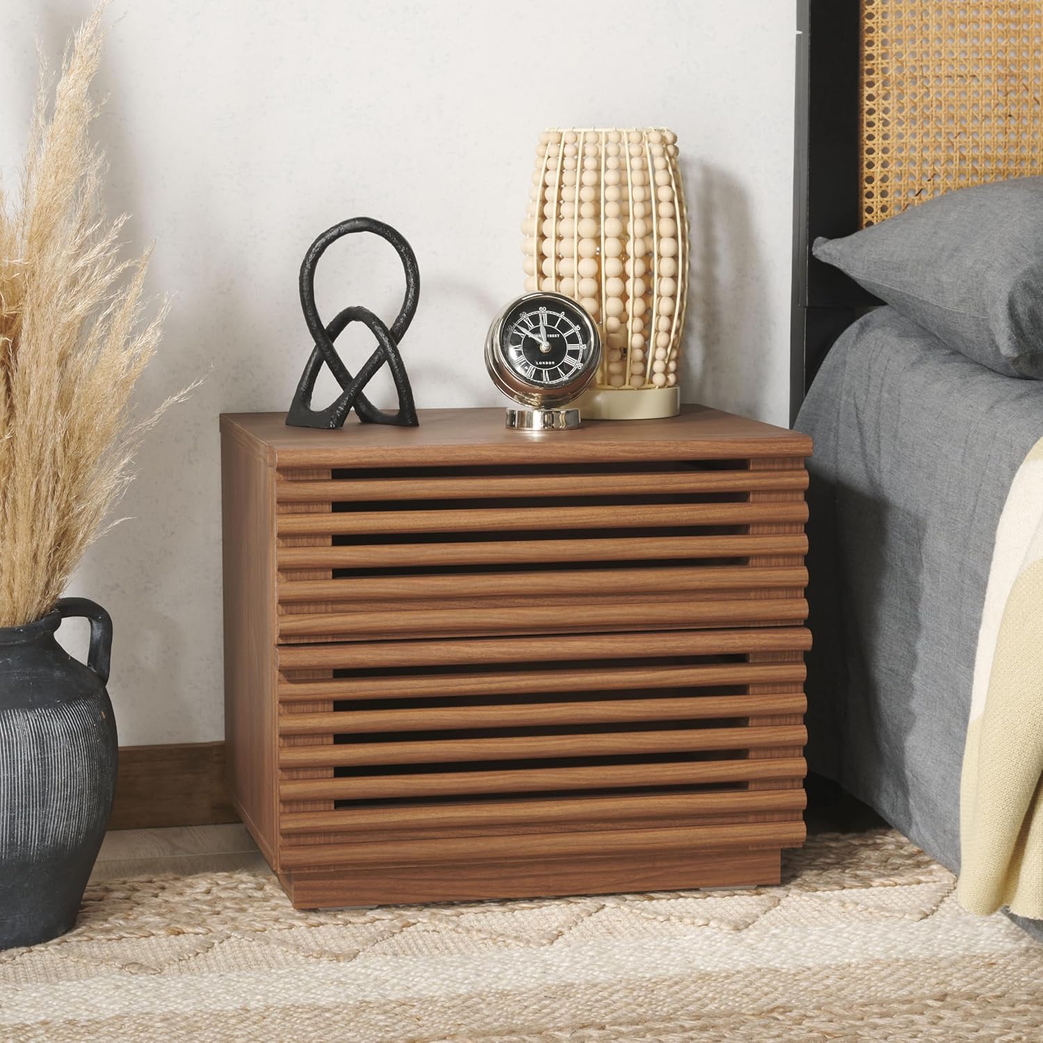 アヴェリ ダークウォールナット 2段引き出し付きナイトテーブ - Solid Wood Nightstand 2 Drawers のレビューと価格