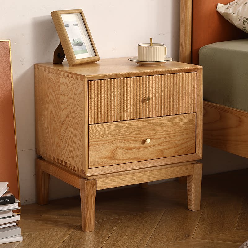 レトロな無垢材のナイトスタンド、引き出し付き収納キャビネット - Solid Wood Nightstand 2 Drawers のレビューと価格