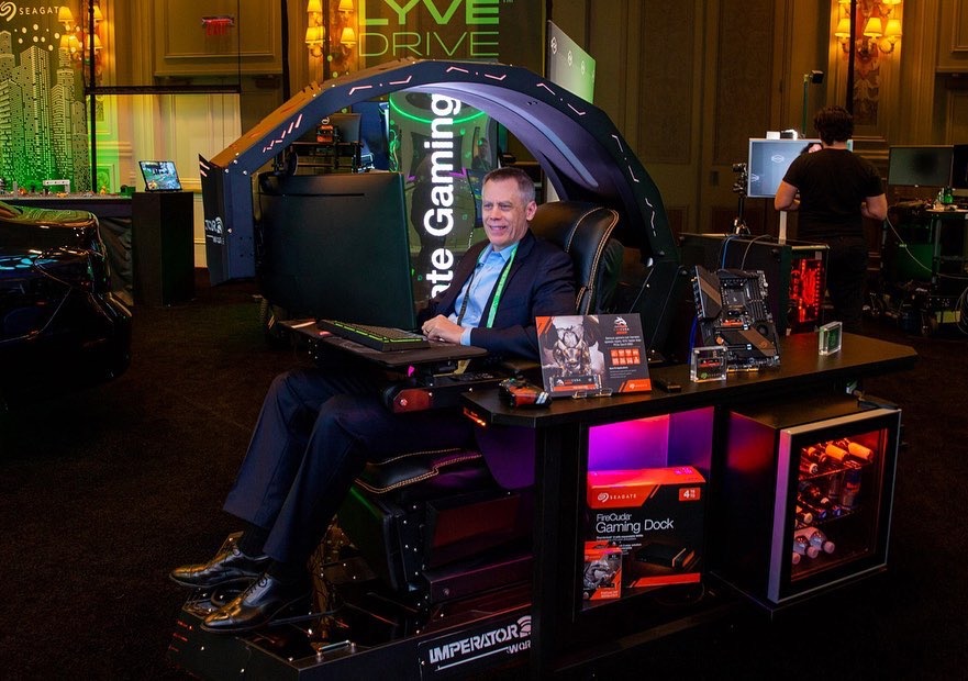 CES ホットインペラートワークス IW R1 コンピュータ - Office Furniture のレビューと価格